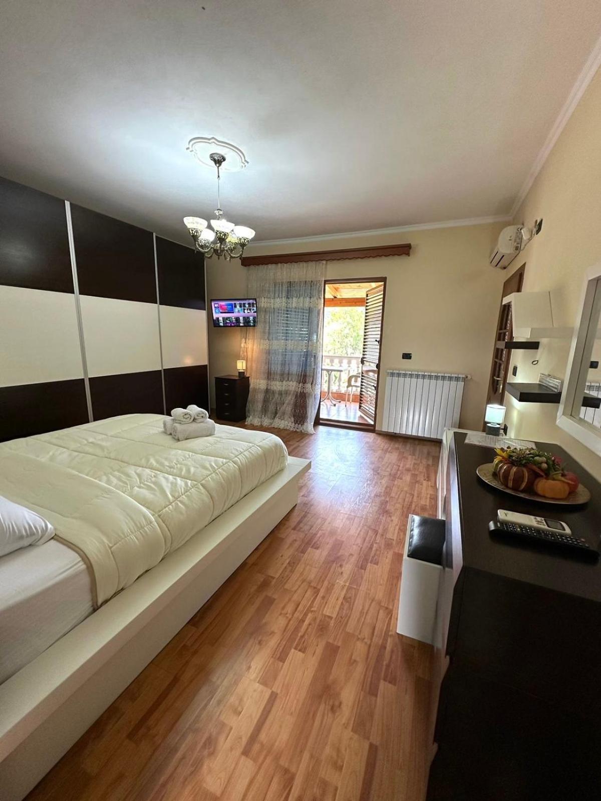 Guest House Pulake Berat Eksteriør bilde