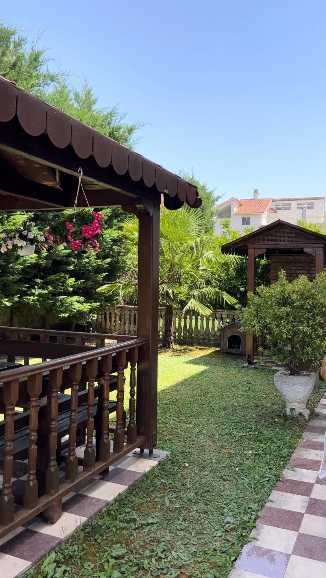 Guest House Pulake Berat Eksteriør bilde